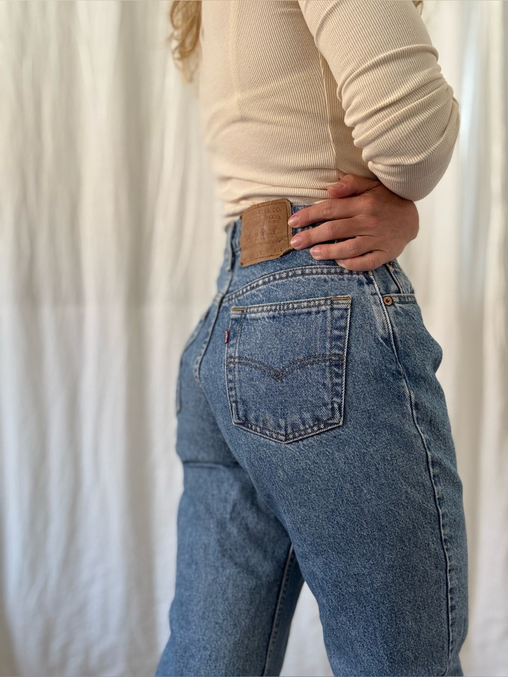 Vintage Levi’s 551 high rise relaxed fit tapered leg stonewash mid blue